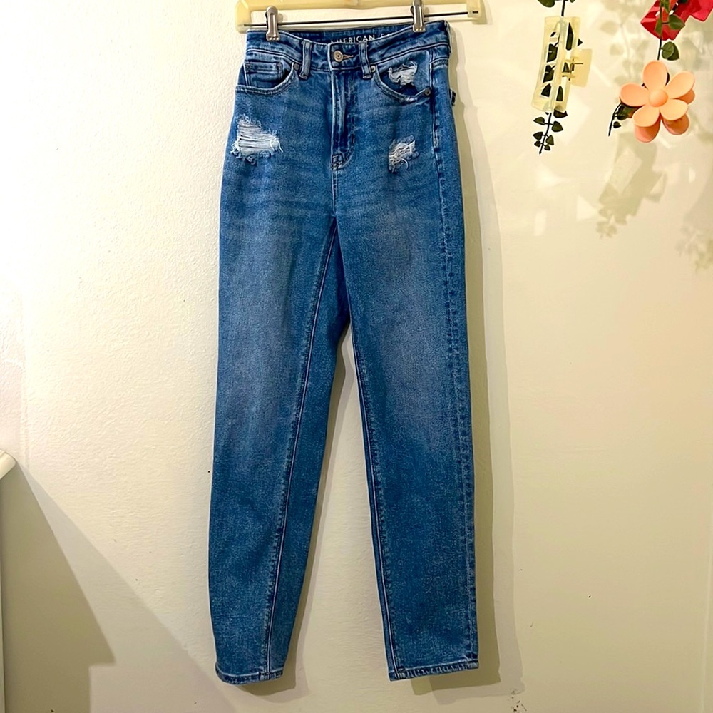 American Eagle Lightly Distressed Jeans Size 000